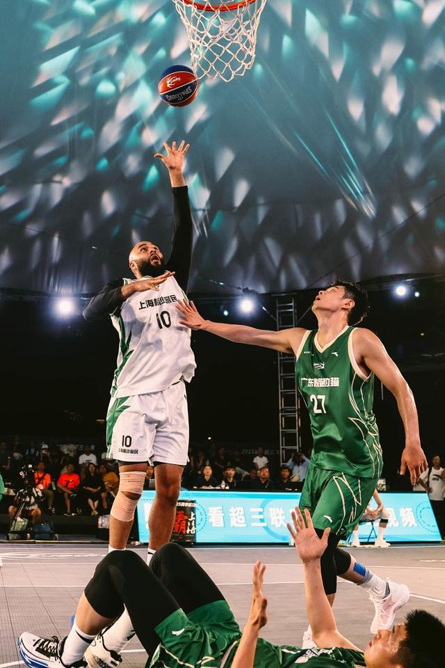 利记官方网站-上海队取得两连胜，展现出强大的实力和团队合作