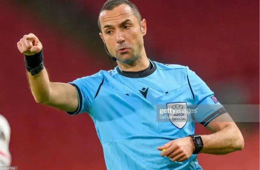 利记官网-意甲比赛中发生争议判罚，裁判遭球迷批评