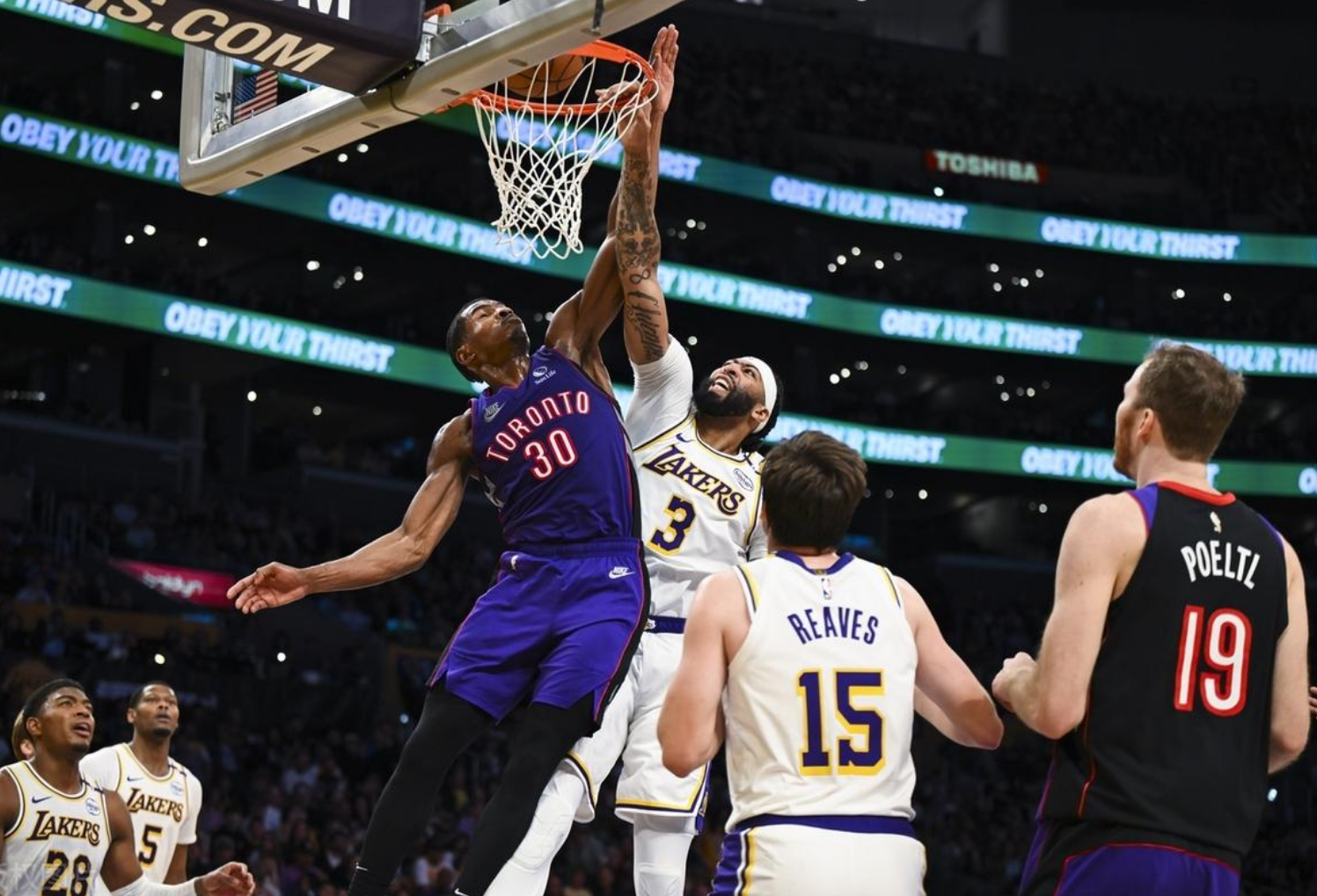 利记官方网站-猛龙主场击败对手，稳固领先优势